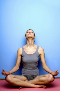Yoga ist nicht nur gut für den Geist sondern dehnt auch alle Muskeln im Körper.